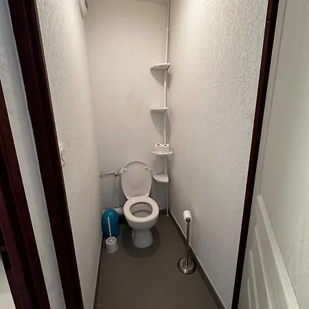 Cozy 1-bedroom With Pool & Balcony *