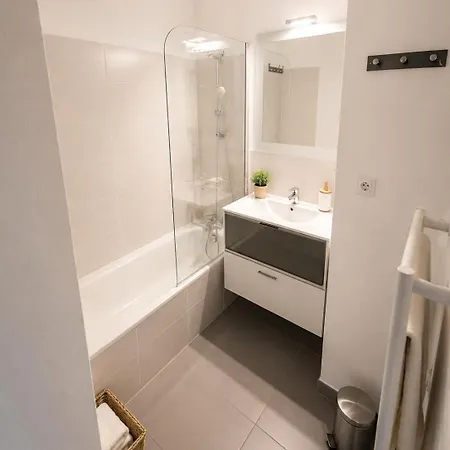 Cozy 1-bedroom With Pool & Balcony ארגלס-סור-מר